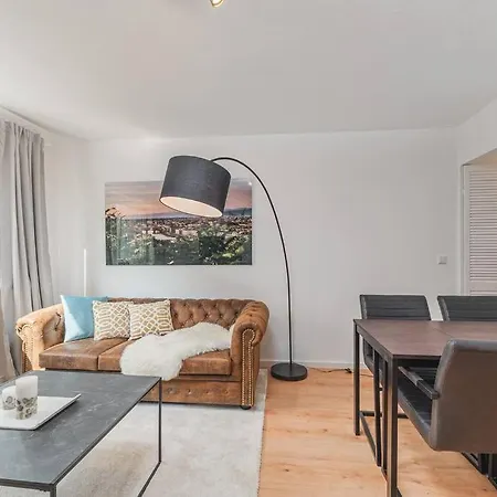 Apartment Schoene 2 Zimmer Zentral In West *
